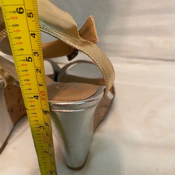 Sketchers tri- metallic high wedge heel size 7 - Picture 13 of 16